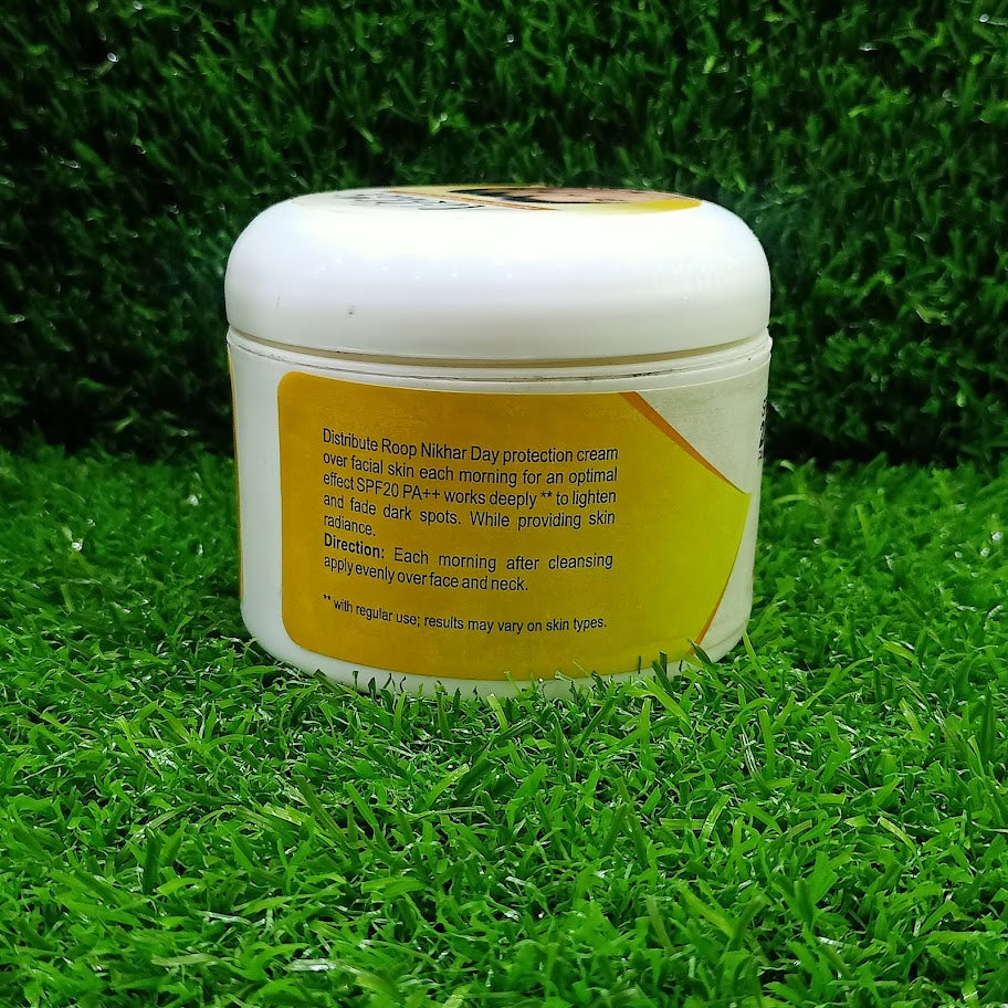 Roop Nikhar Day Protection Cream (Large)