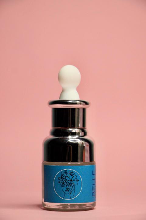 BELLE FEMME NIACINAMIDE Serum 20ml: Nourish, hydrate, and revitalize with the transformative power of niacinamide for radiant and age-defying skin.